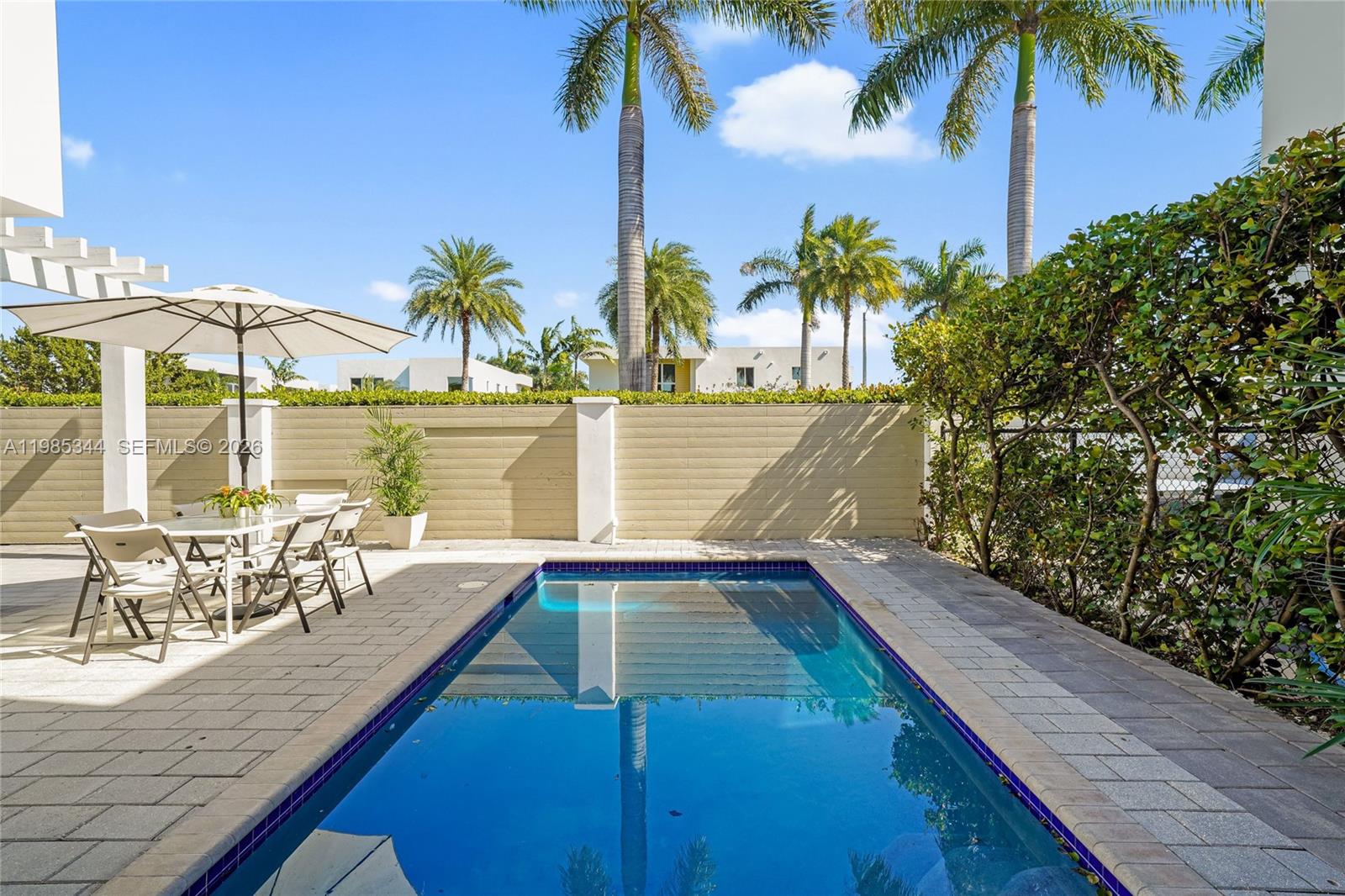 7515 NW 99th Ave, Doral FL 33178