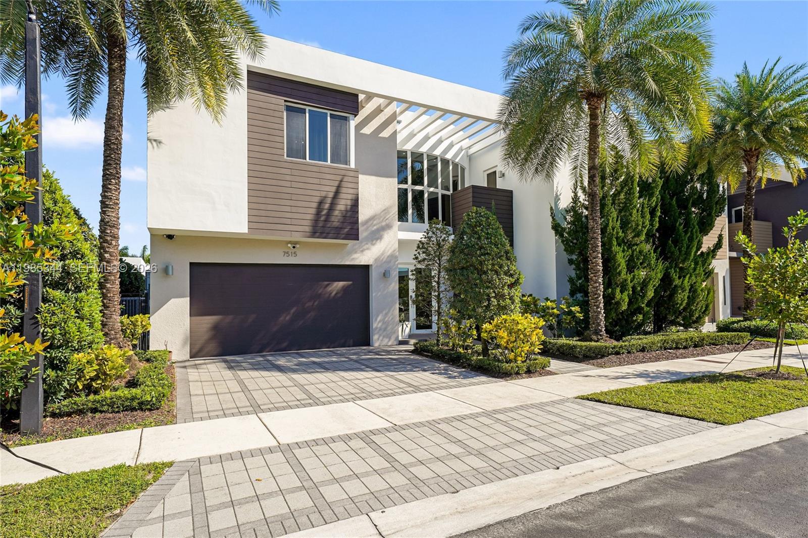 7515 NW 99th Ave, Doral FL 33178
