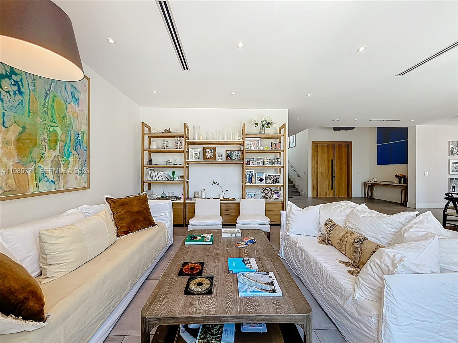 561 Warren Ln, Key Biscayne FL 33149