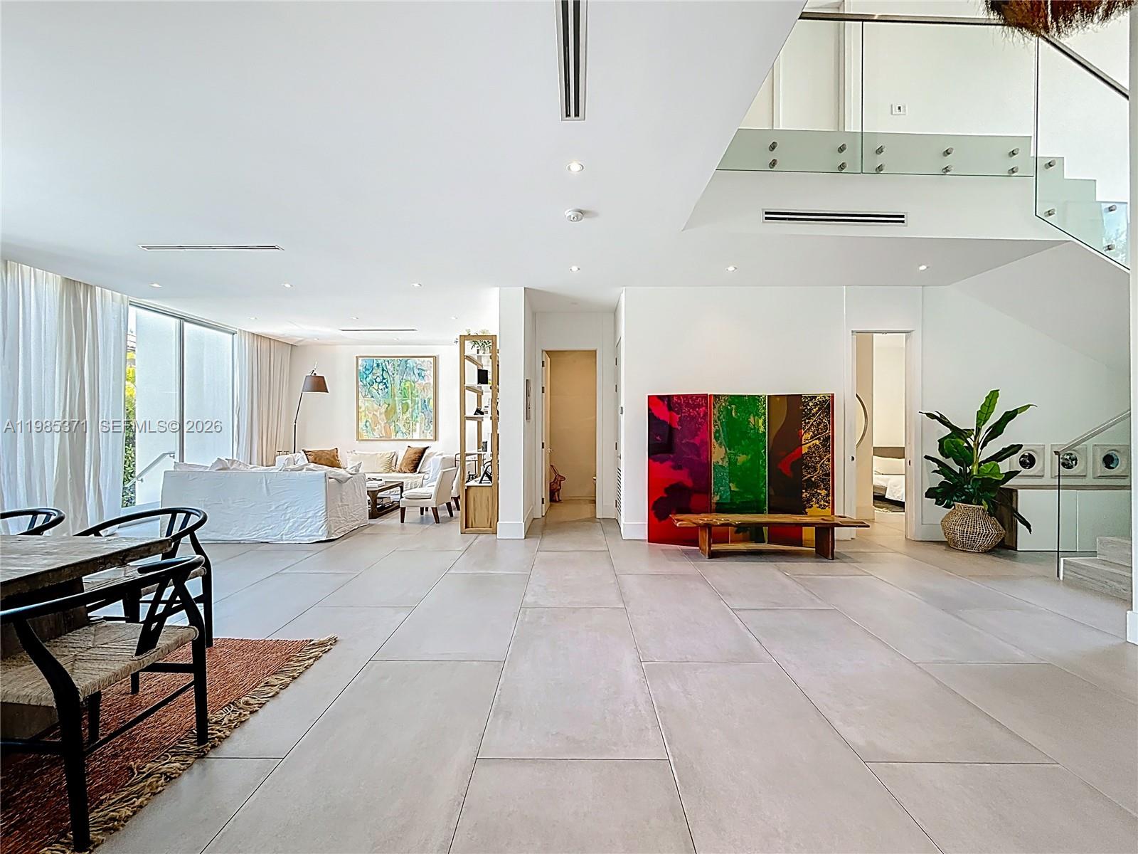 561 Warren Ln, Key Biscayne FL 33149