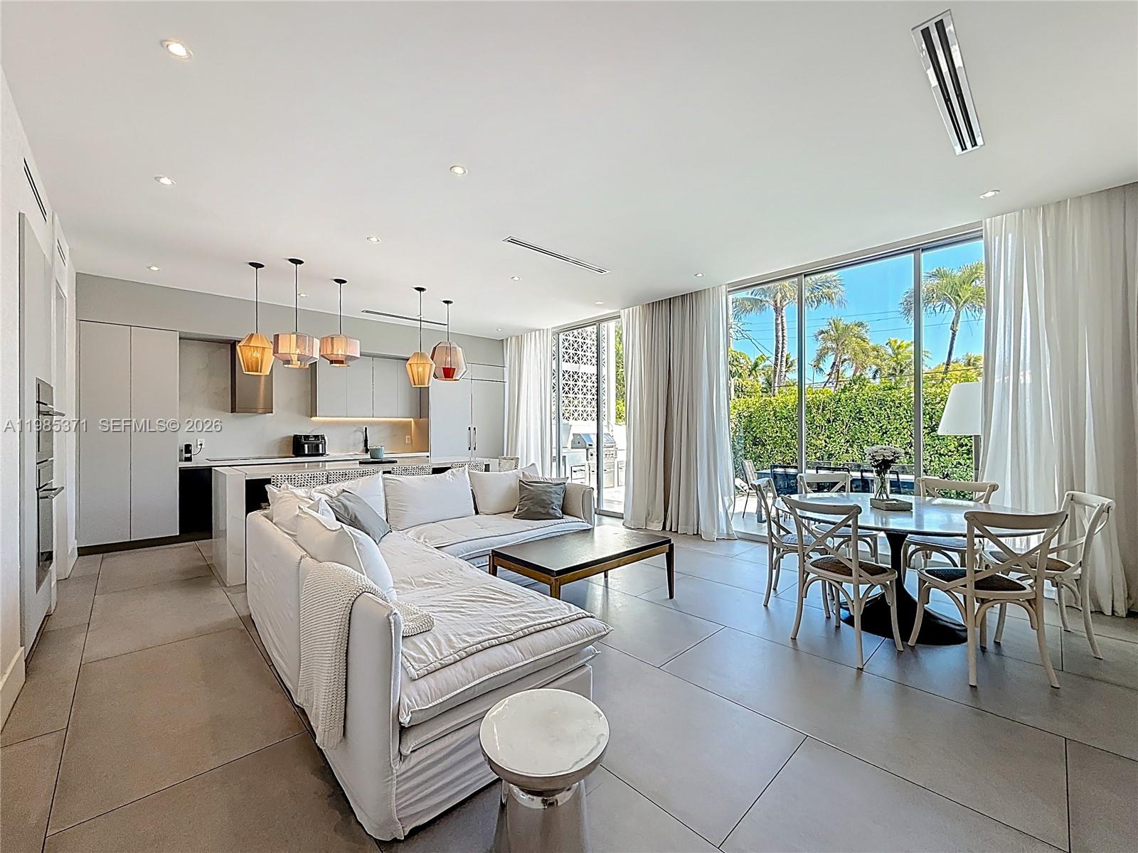561 Warren Ln, Key Biscayne FL 33149
