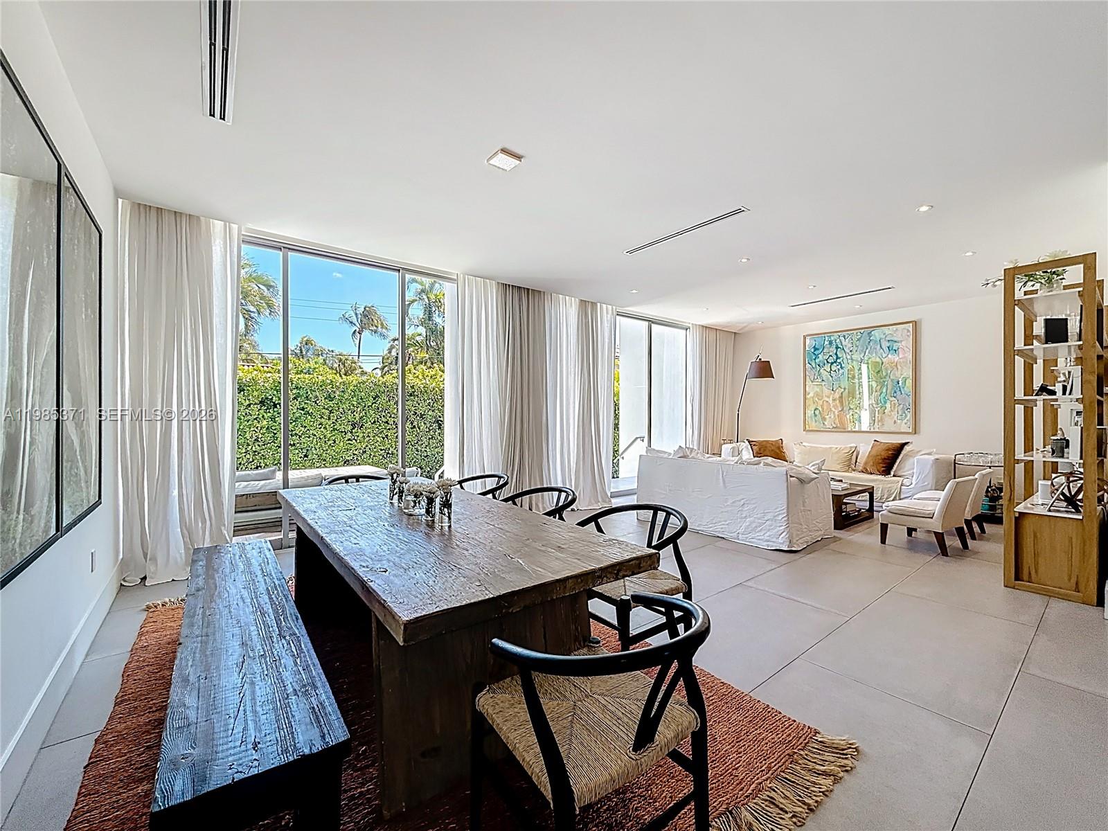 561 Warren Ln, Key Biscayne FL 33149