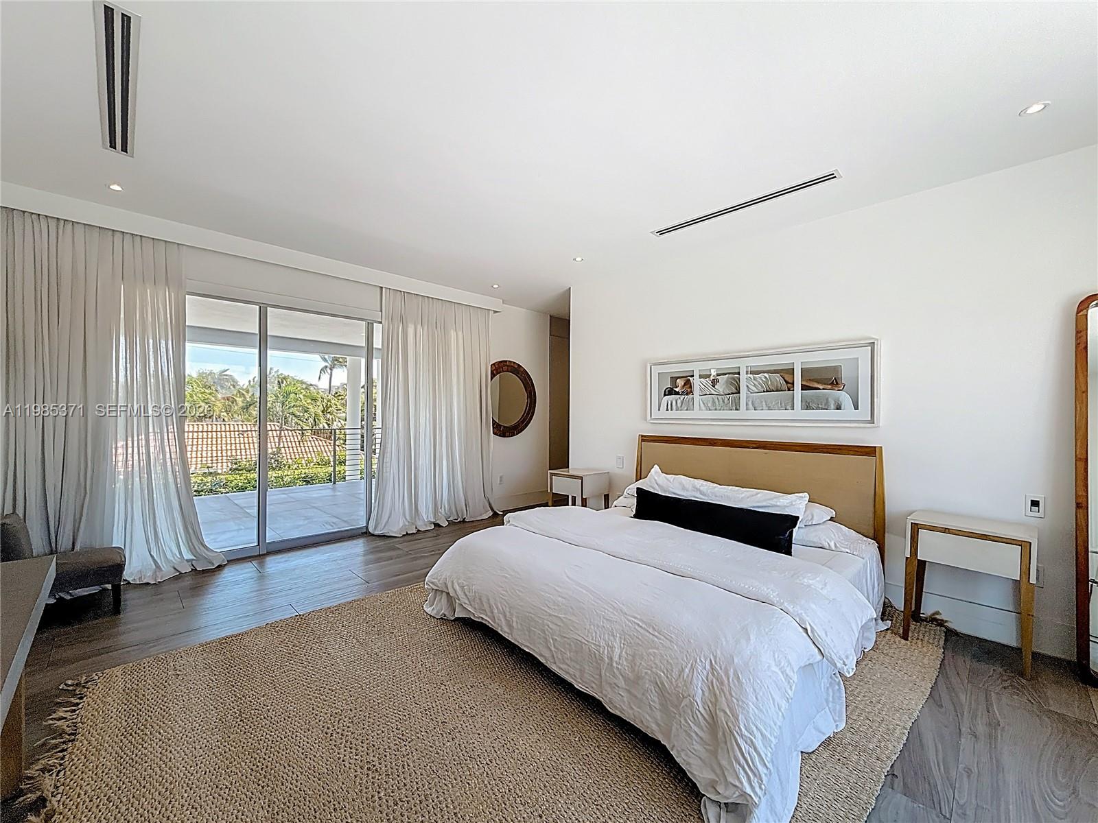 561 Warren Ln, Key Biscayne FL 33149