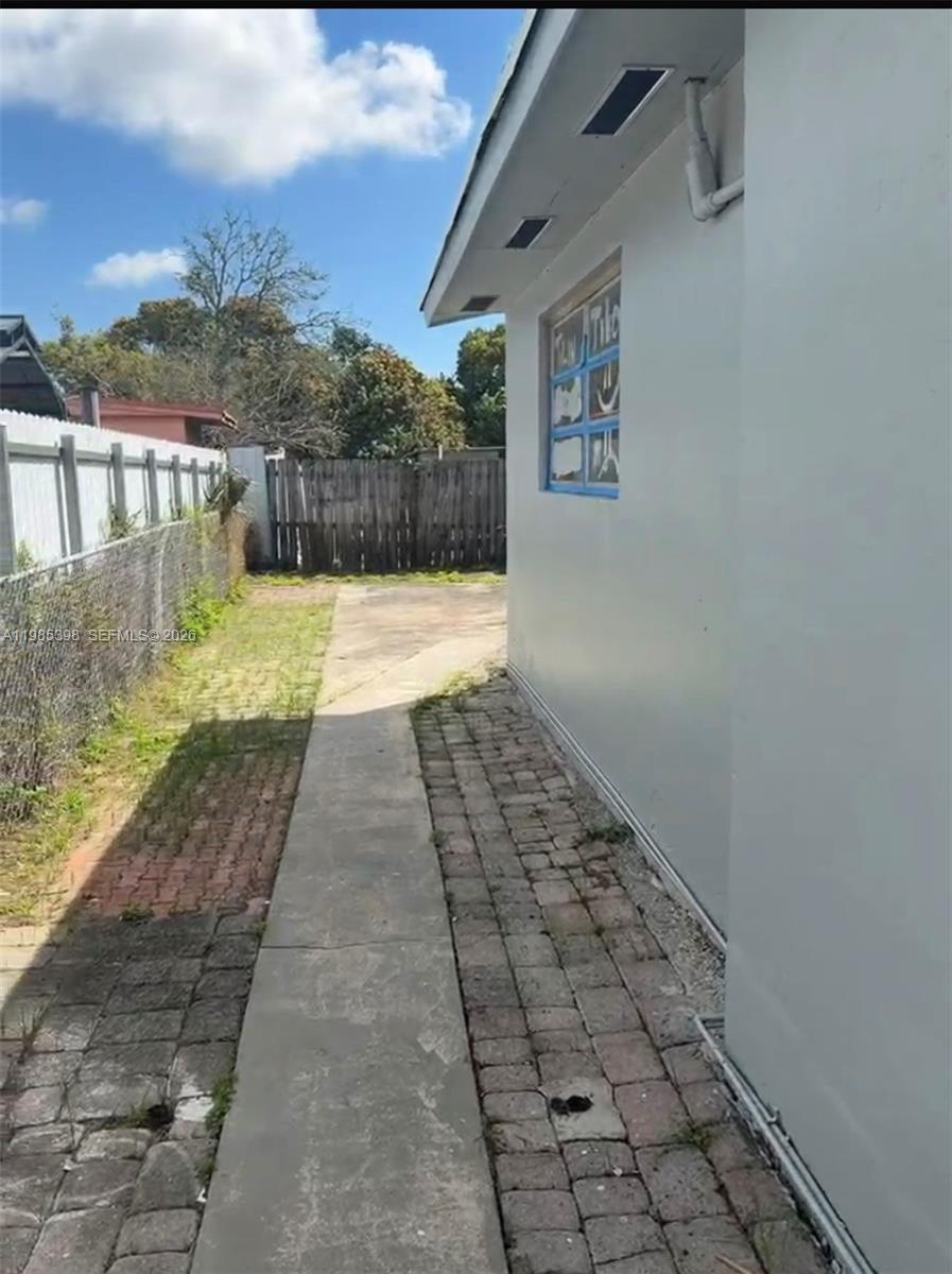1637 NW 31st Ave #., Miami FL 33125