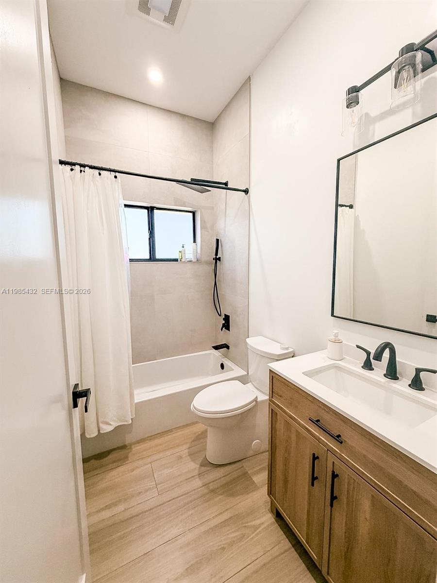 6200 SW 57th Dr, South Miami FL 33143