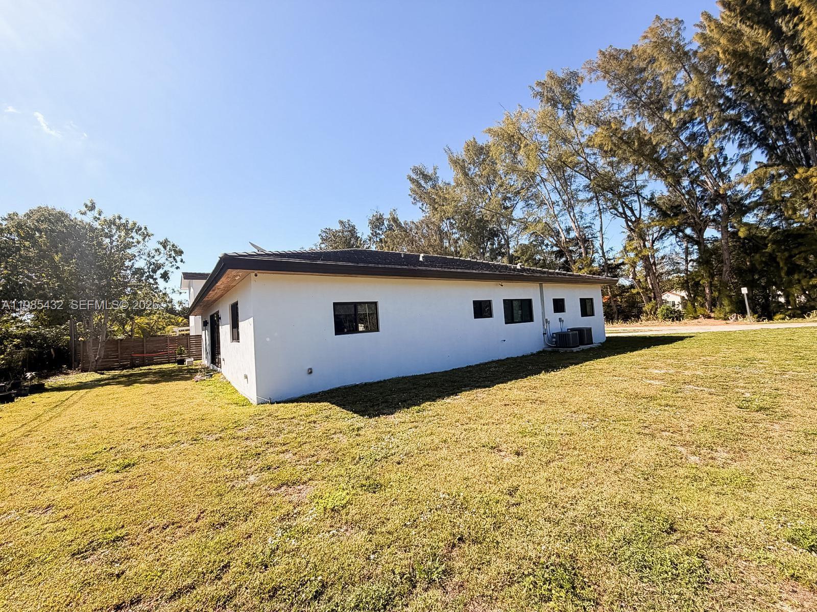 6200 SW 57th Dr, South Miami FL 33143