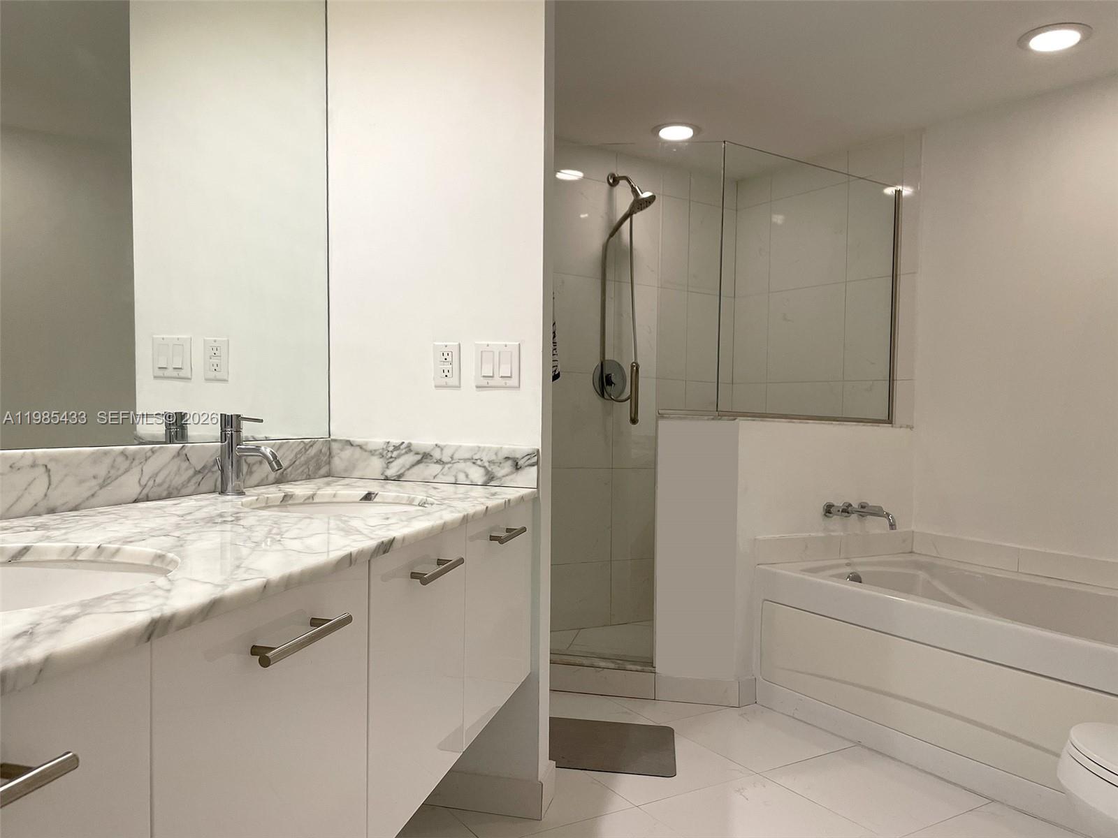 55 SE 6th St #1407, Miami FL 33131