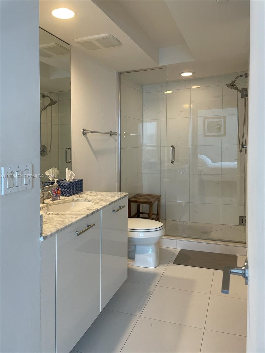 55 SE 6th St #1407, Miami FL 33131