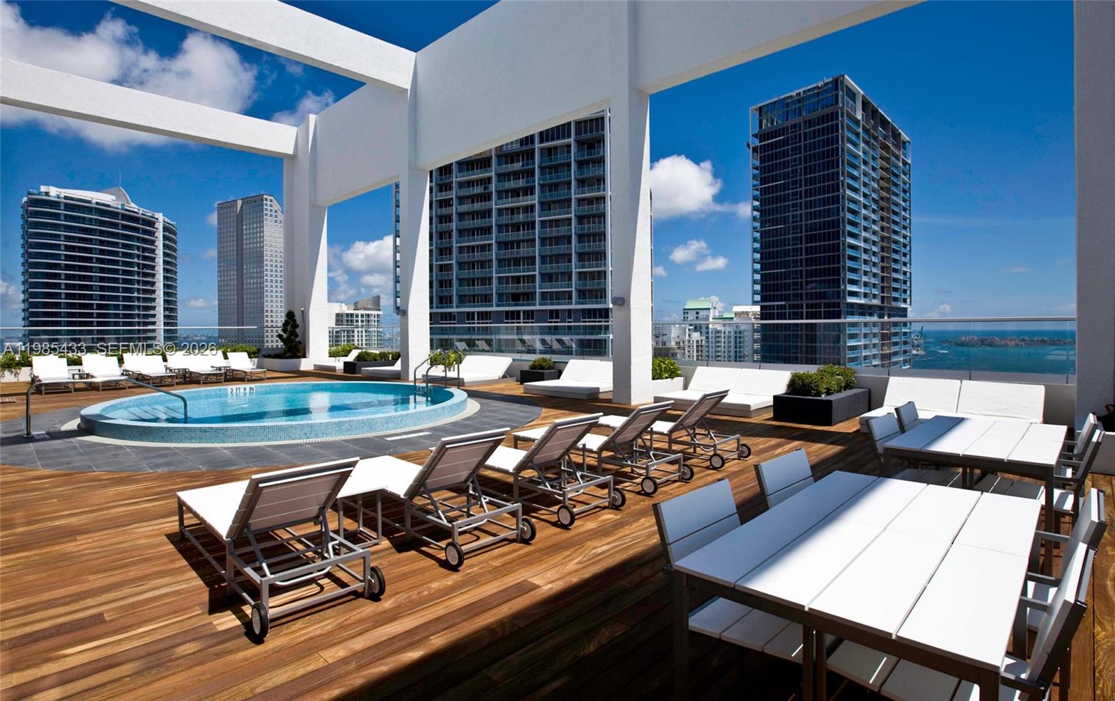 55 SE 6th St #1407, Miami FL 33131