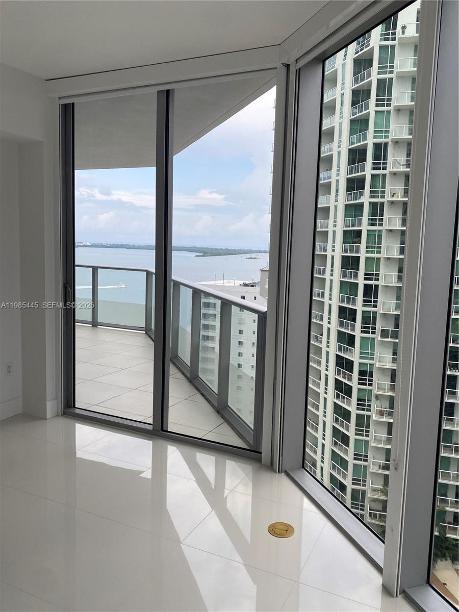 1300 Brickell Bay Dr #1903, Miami FL 33131