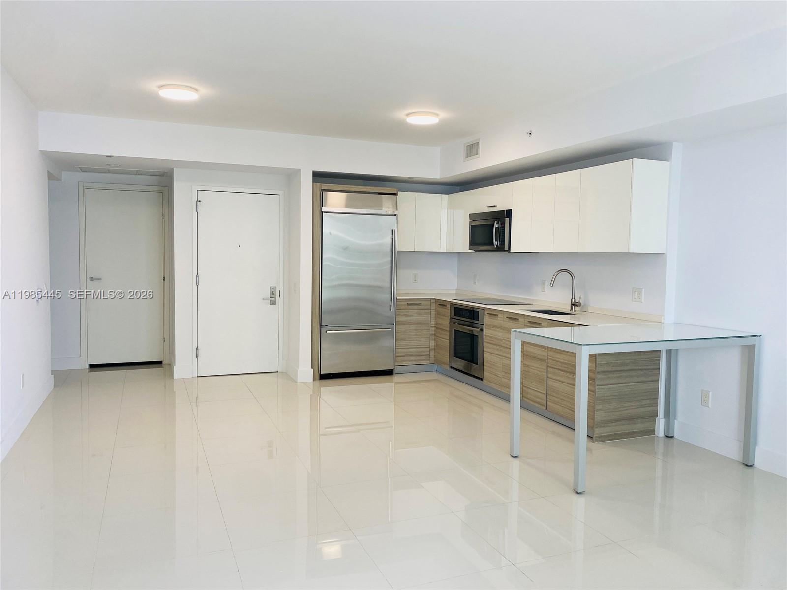 1300 Brickell Bay Dr #1903, Miami FL 33131