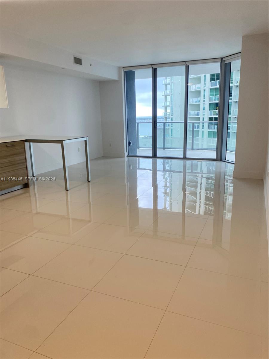 1300 Brickell Bay Dr #1903, Miami FL 33131