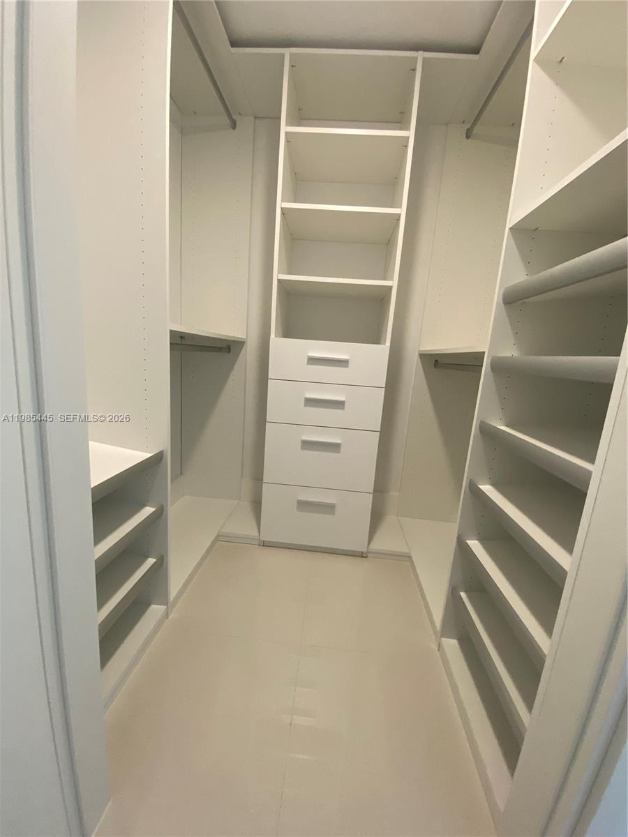 1300 Brickell Bay Dr #1903, Miami FL 33131