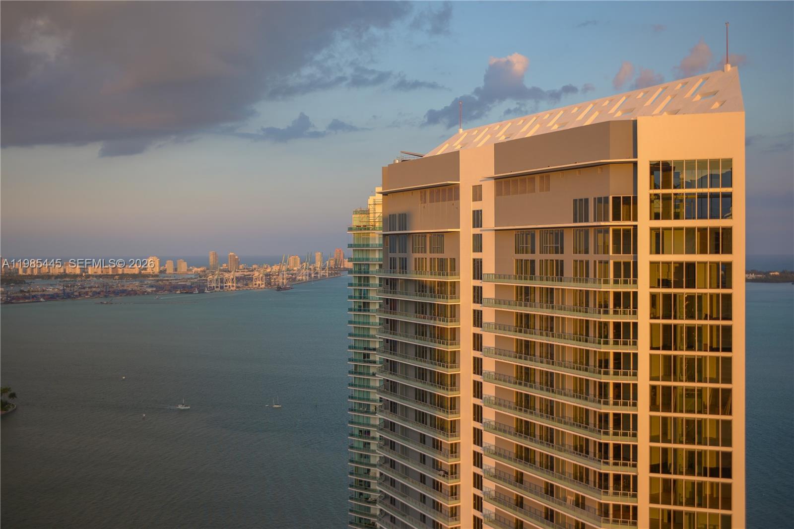 1300 Brickell Bay Dr #1903, Miami FL 33131