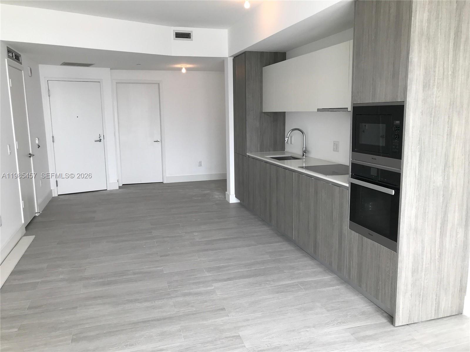 2900 NE 7th Ave #1008, Miami FL 33137