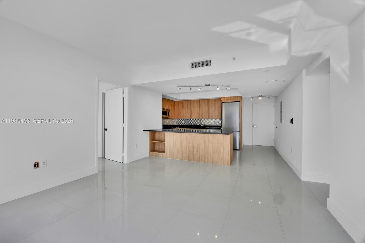 92 SW 3rd St #3904, Miami FL 33130