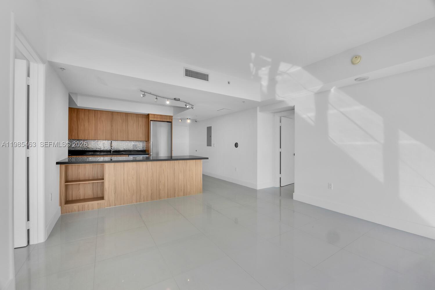 92 SW 3rd St #3904, Miami FL 33130