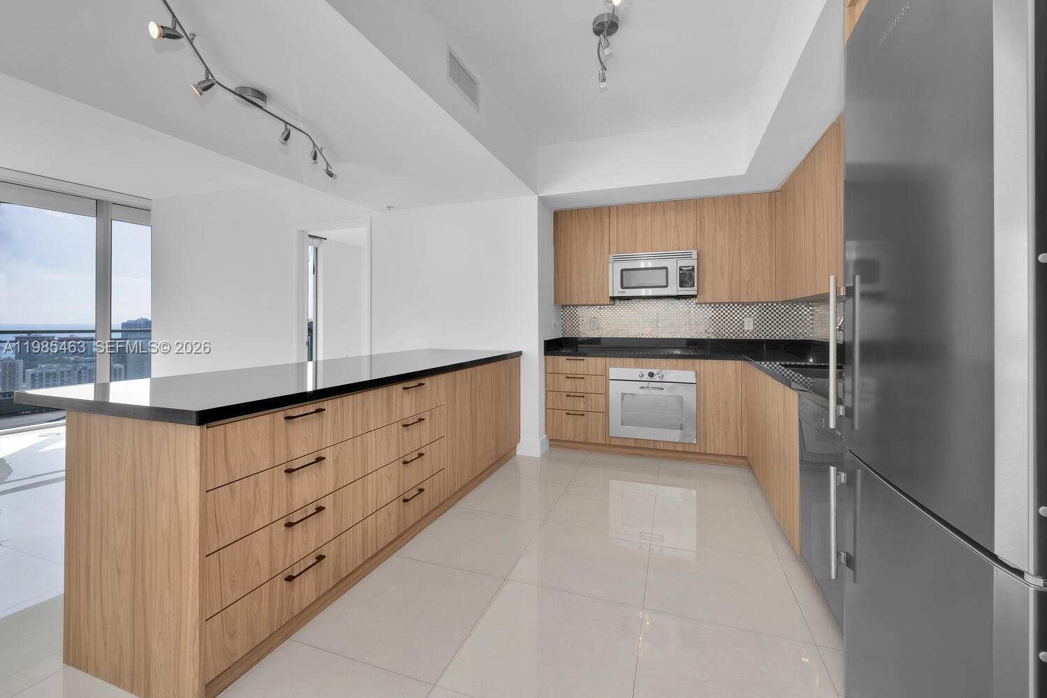 92 SW 3rd St #3904, Miami FL 33130