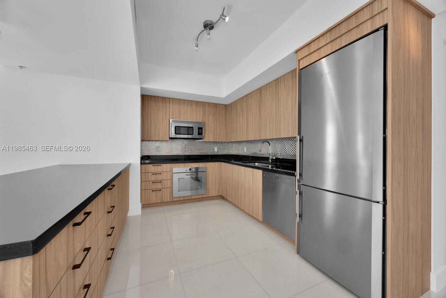92 SW 3rd St #3904, Miami FL 33130