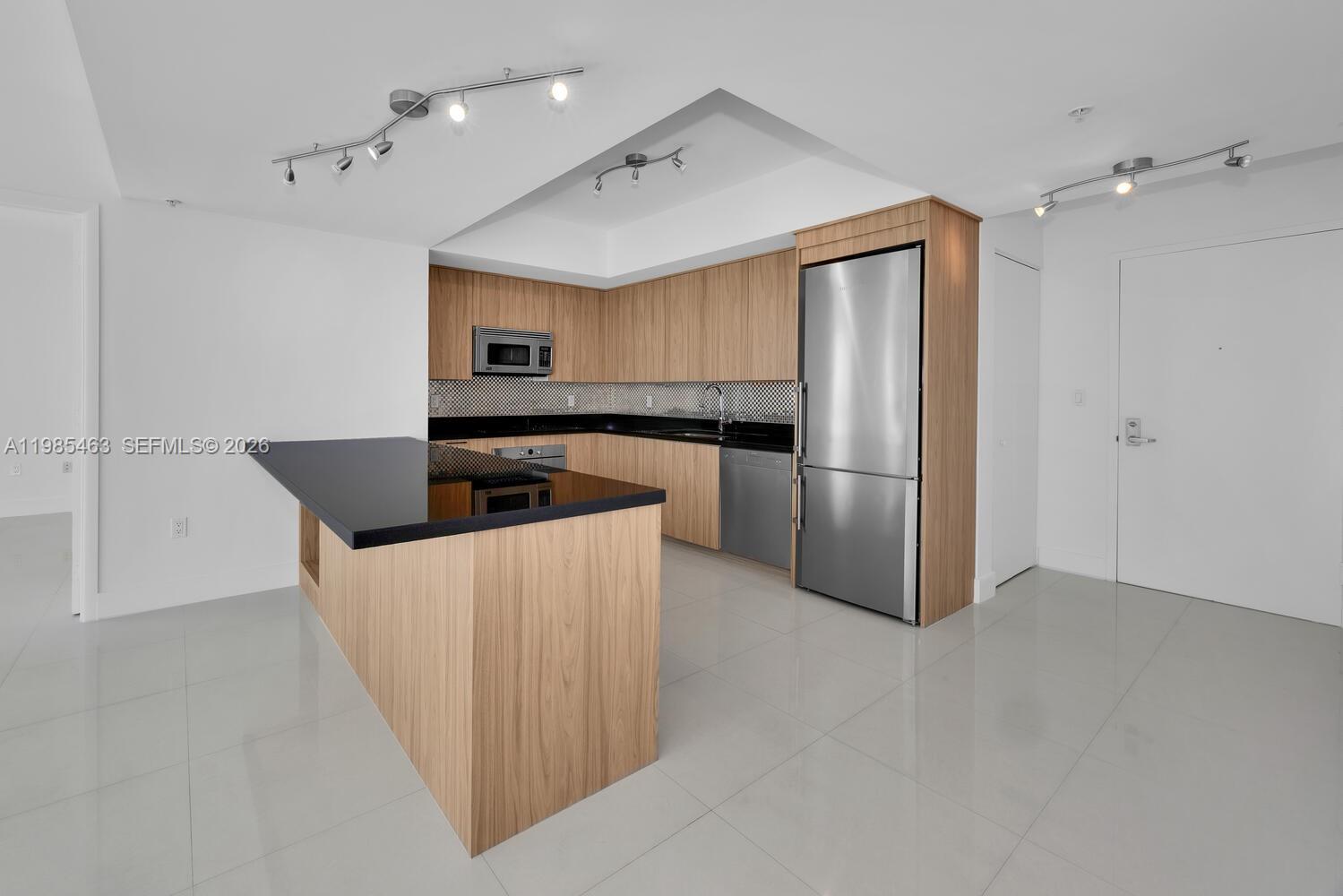 92 SW 3rd St #3904, Miami FL 33130