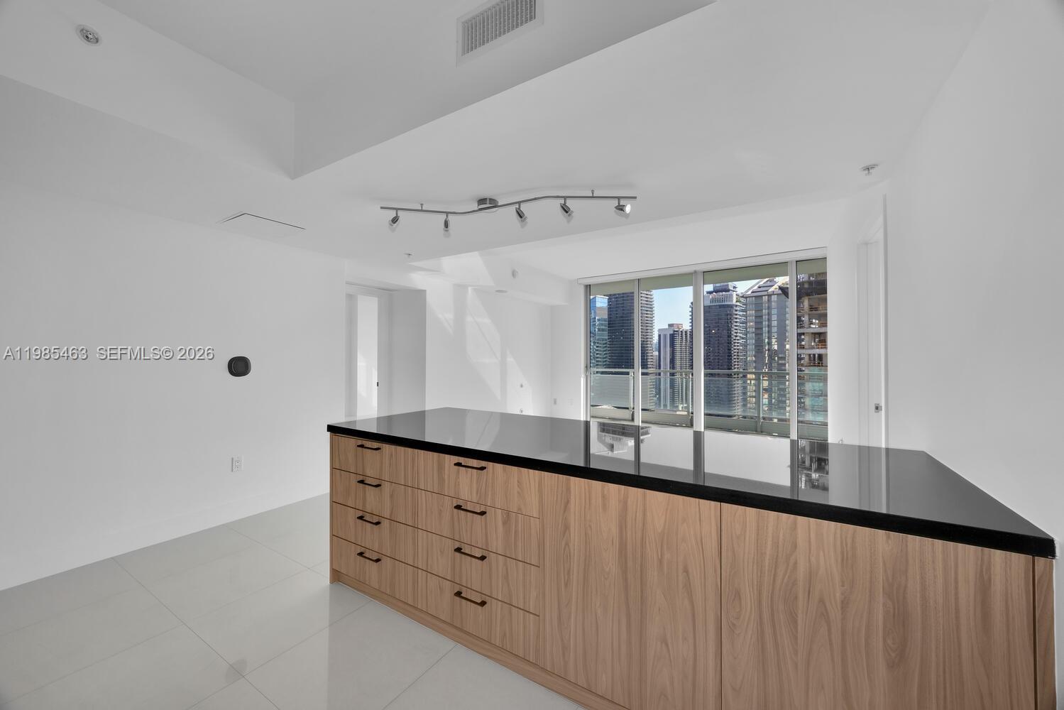 92 SW 3rd St #3904, Miami FL 33130