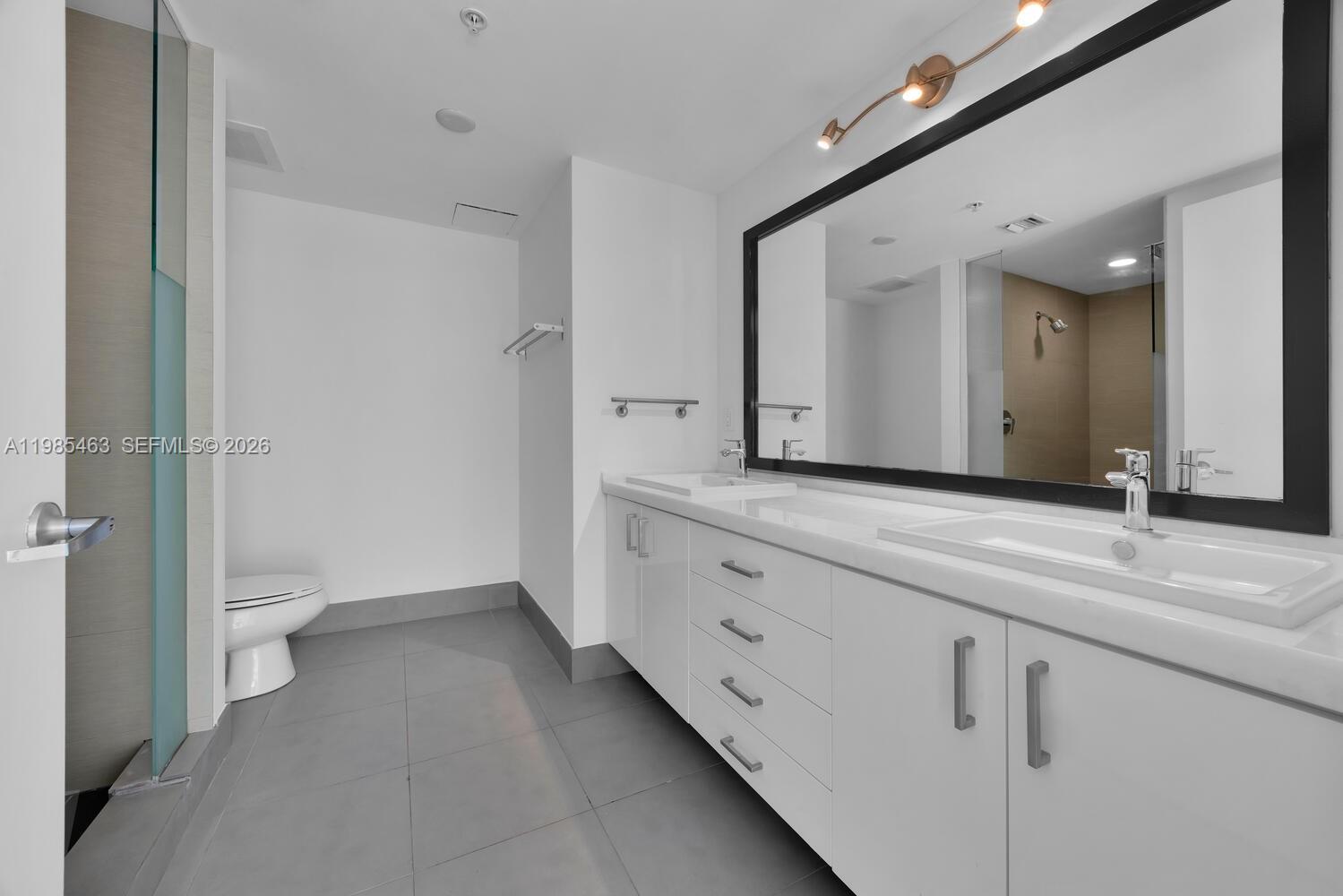 92 SW 3rd St #3904, Miami FL 33130