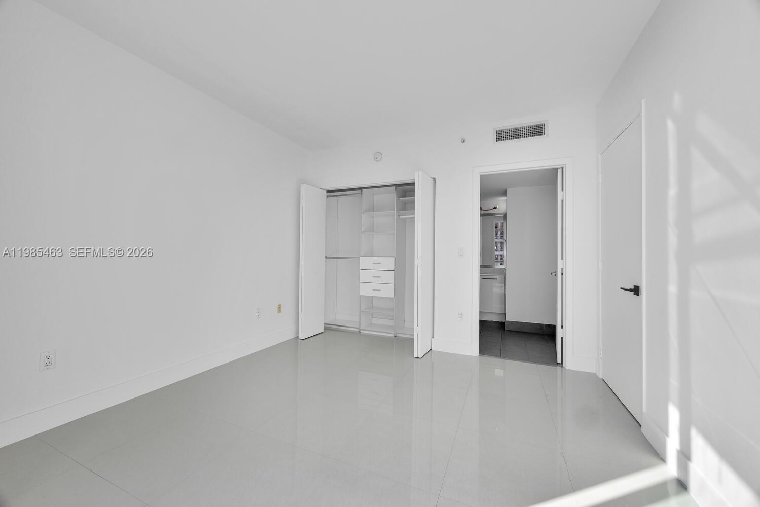 92 SW 3rd St #3904, Miami FL 33130