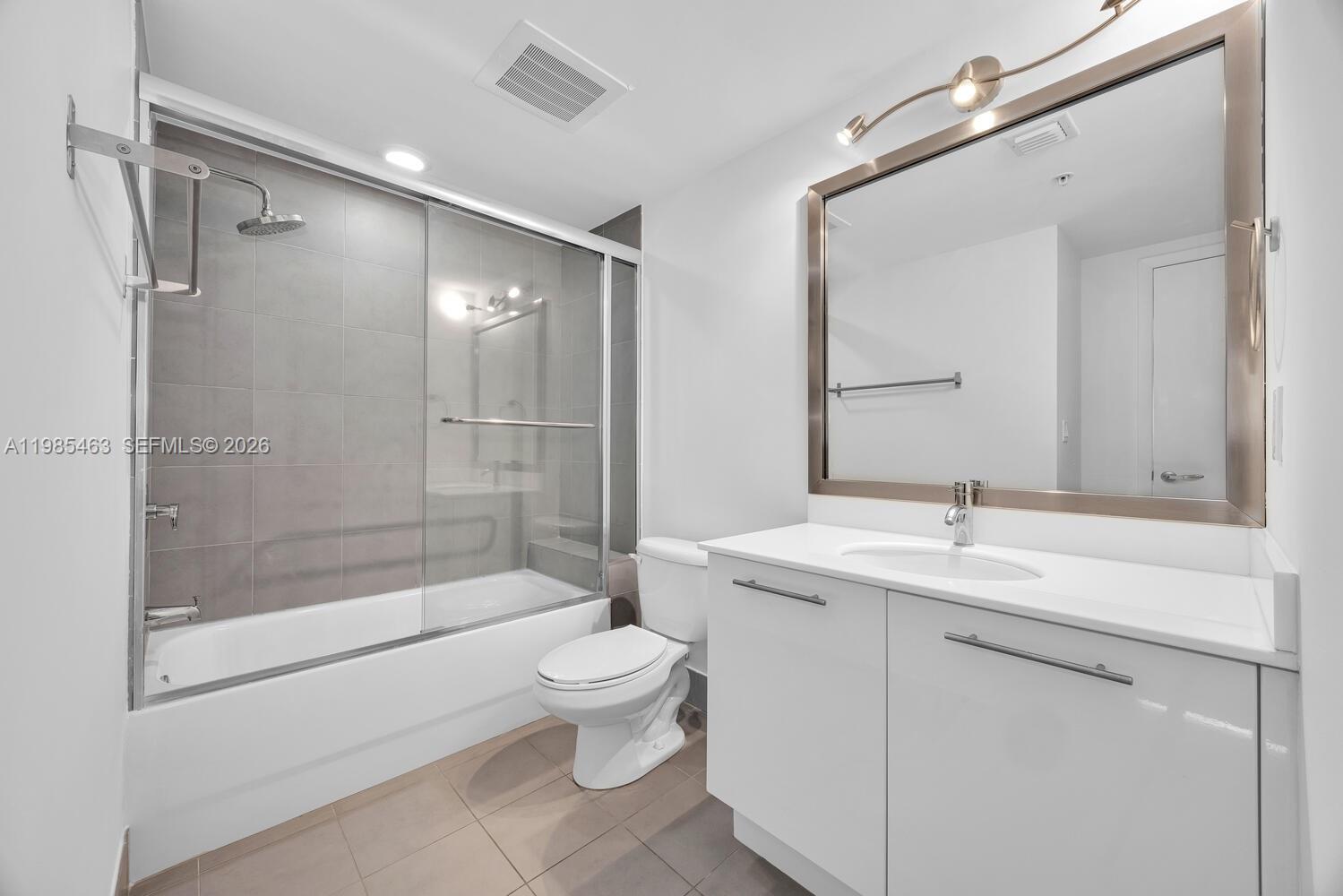 92 SW 3rd St #3904, Miami FL 33130