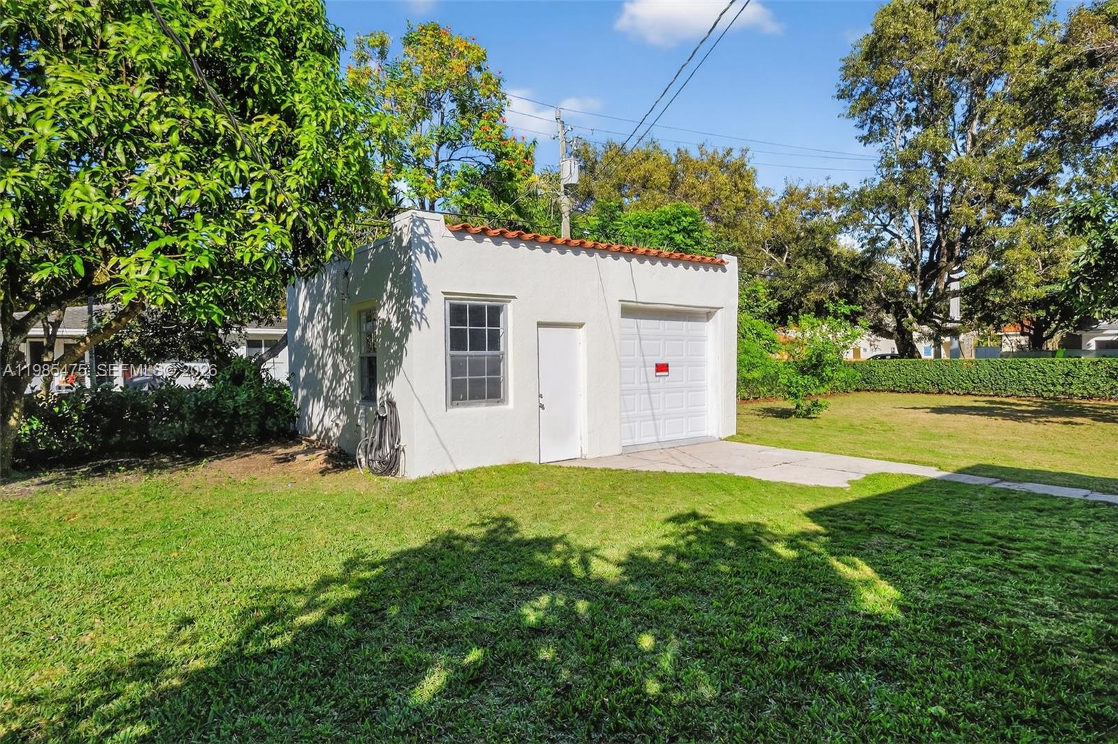 1305 Alhambra Cir, Coral Gables FL 33134