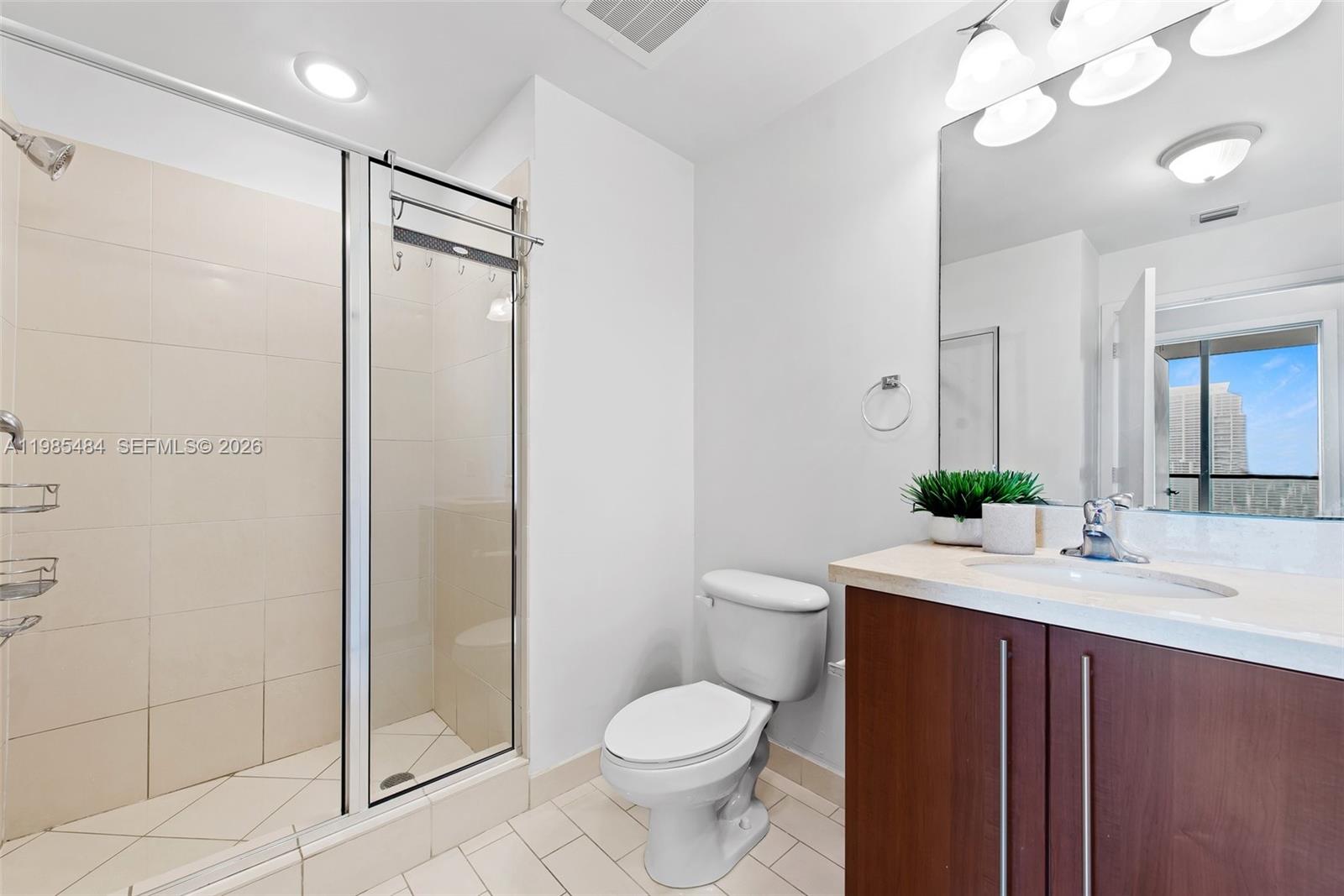79 SW 12th St #2503-S, Miami FL 33130