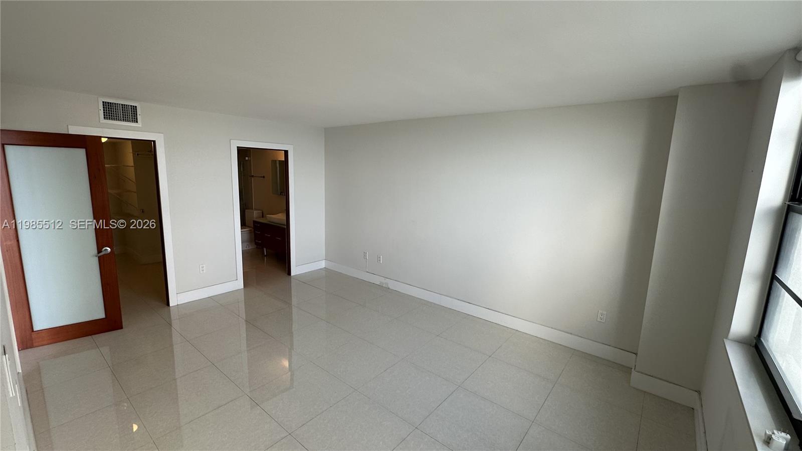 2333 Brickell Ave #1009, Miami FL 33129