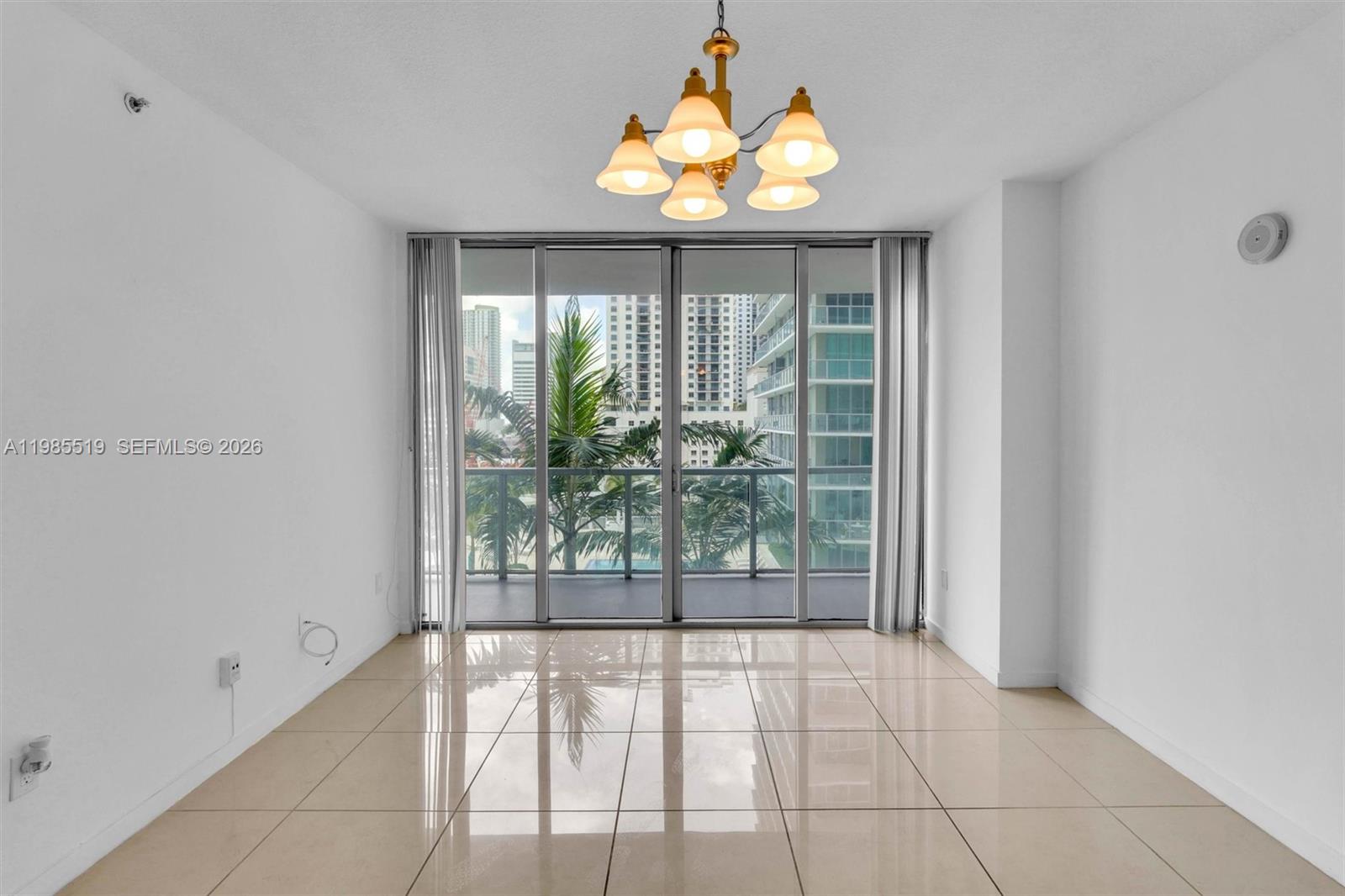 79 SW 12th St #1210, Miami FL 33130