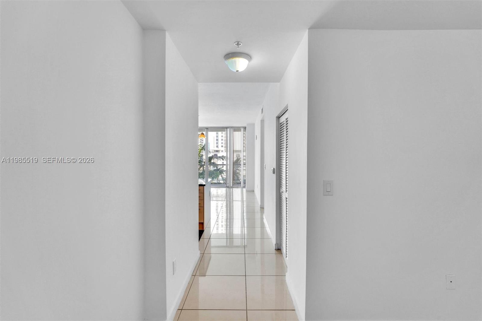 79 SW 12th St #1210, Miami FL 33130