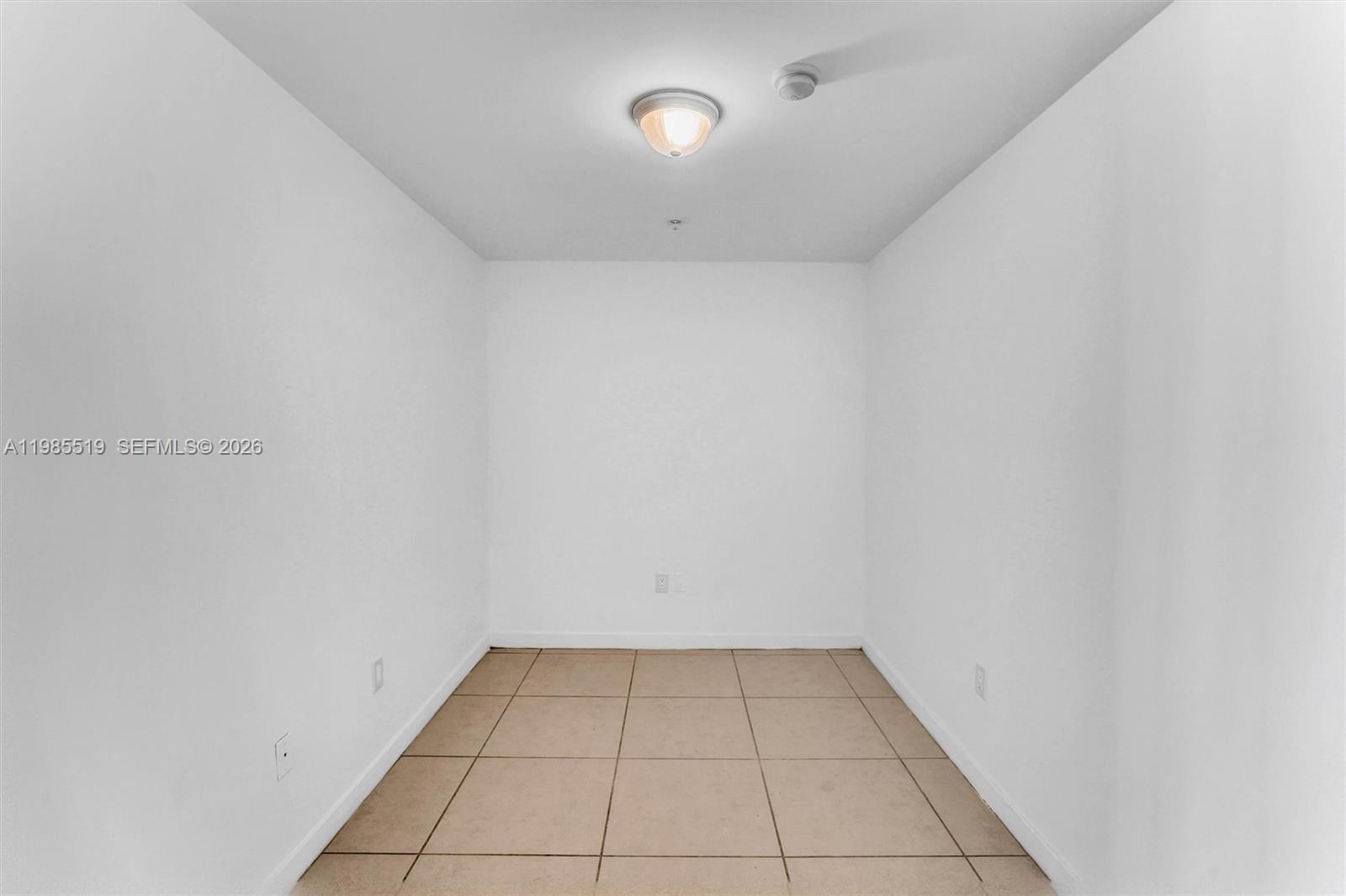 79 SW 12th St #1210, Miami FL 33130