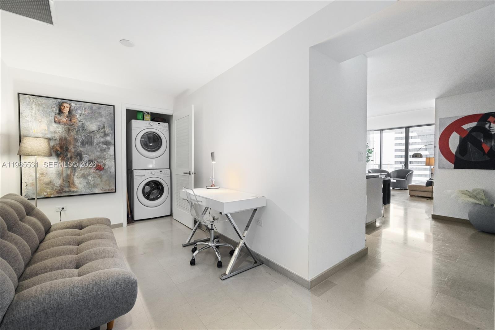 88 SW 7th St #1010, Miami FL 33130