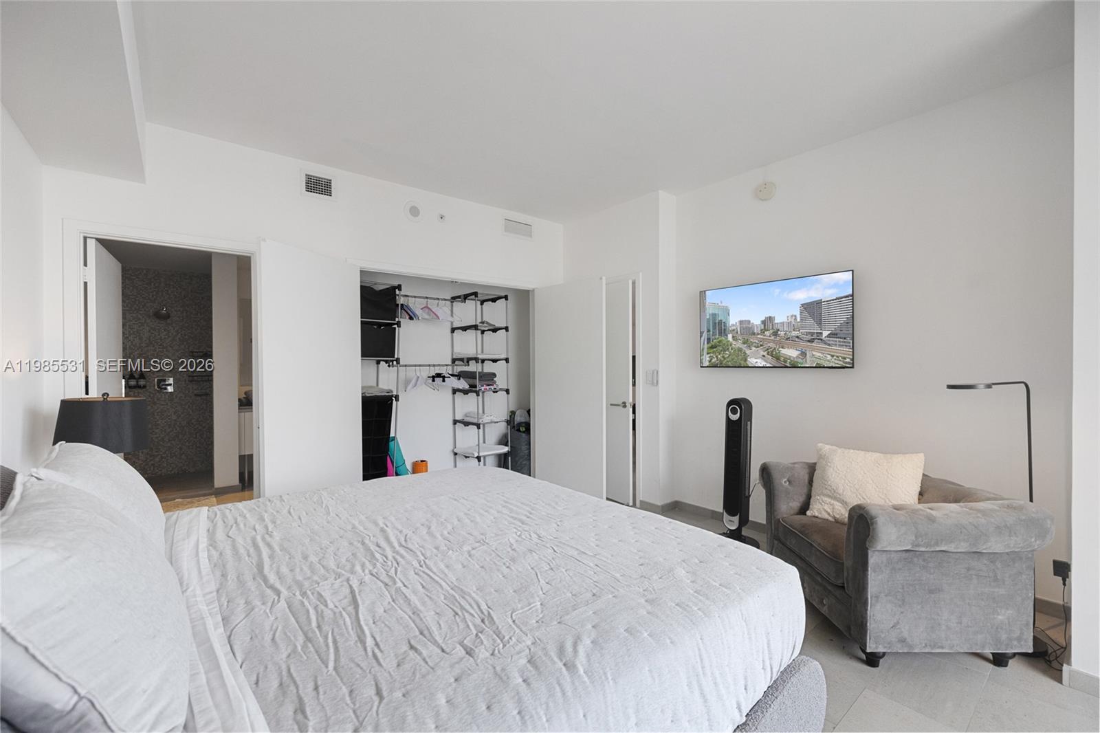 88 SW 7th St #1010, Miami FL 33130