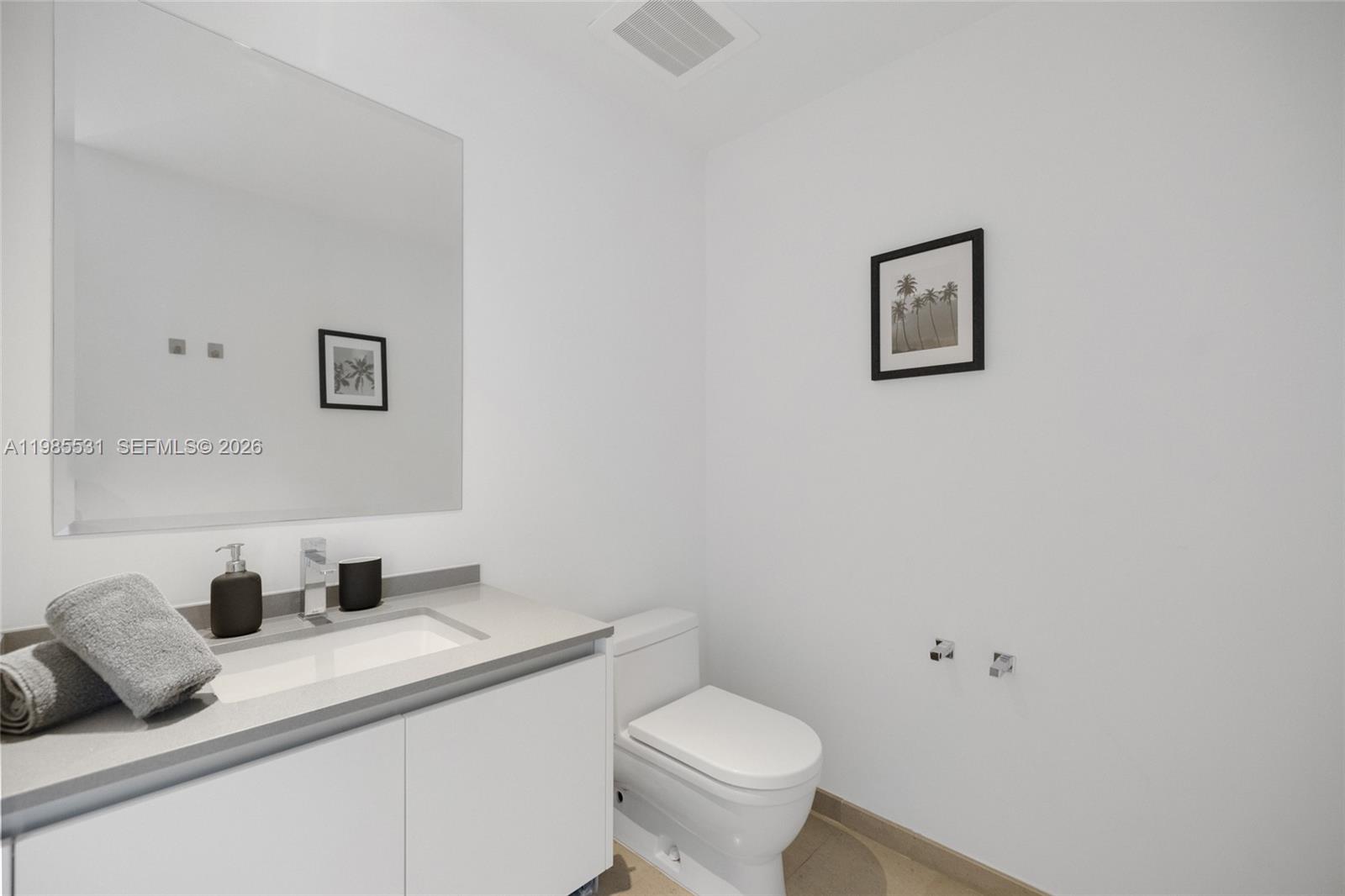 88 SW 7th St #1010, Miami FL 33130