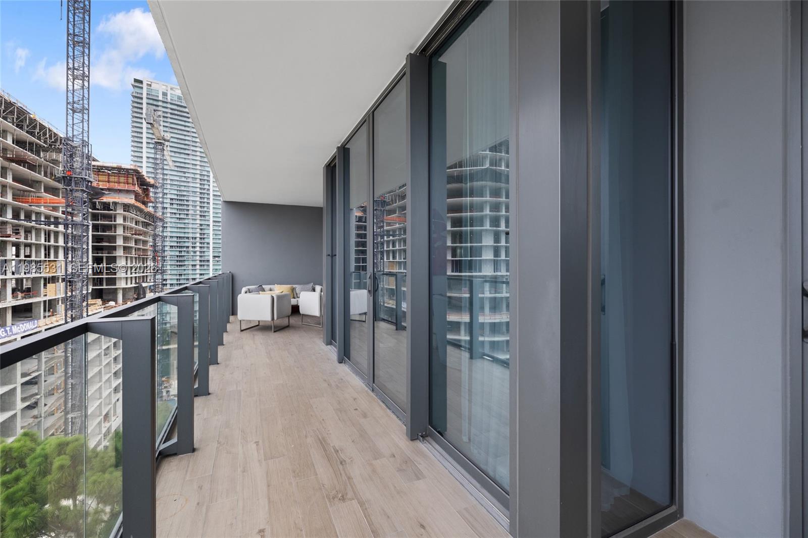88 SW 7th St #1010, Miami FL 33130