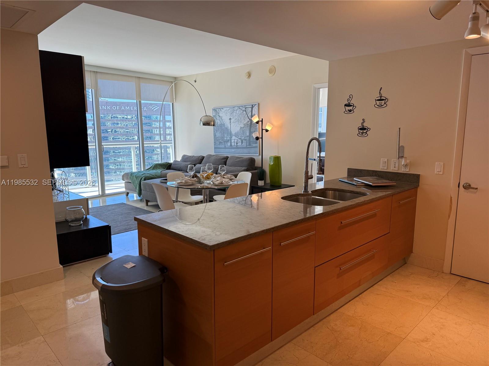 475 Brickell Ave #3913, Miami FL 33131