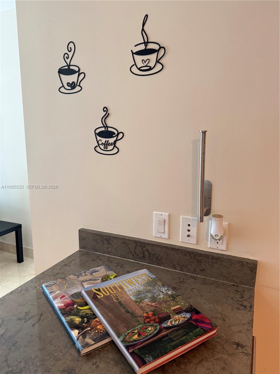 475 Brickell Ave #3913, Miami FL 33131