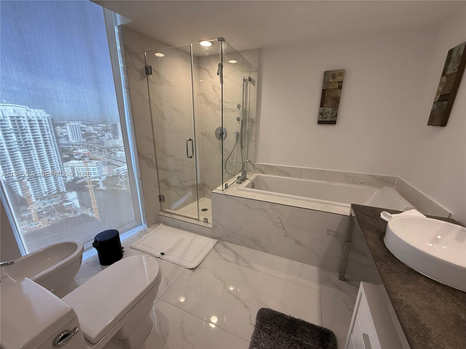 475 Brickell Ave #3913, Miami FL 33131