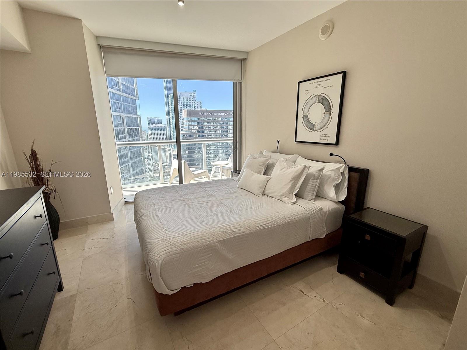 475 Brickell Ave #3913, Miami FL 33131