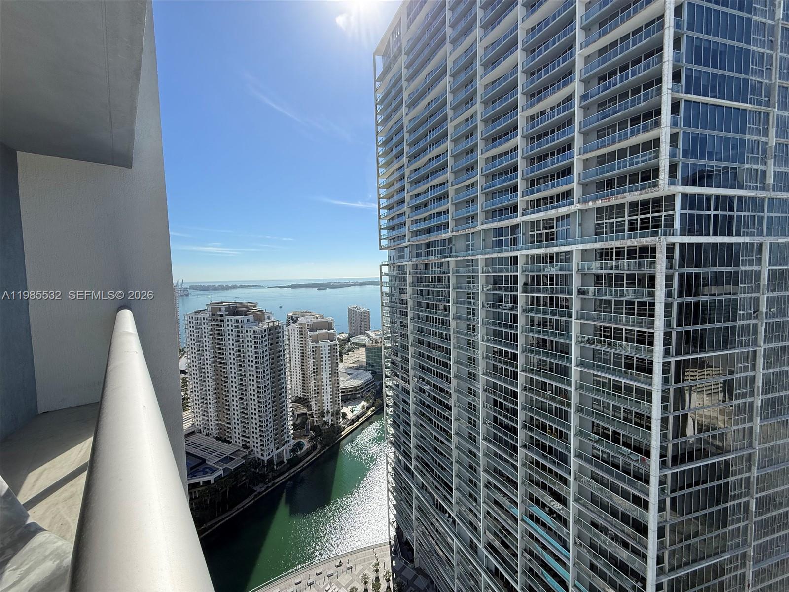 475 Brickell Ave #3913, Miami FL 33131