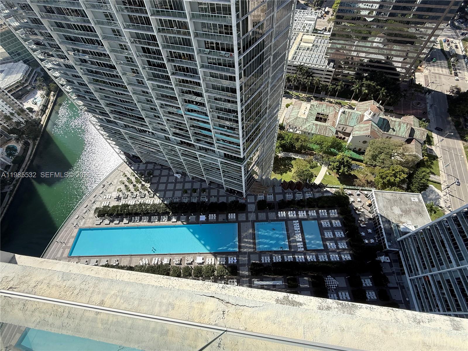 475 Brickell Ave #3913, Miami FL 33131