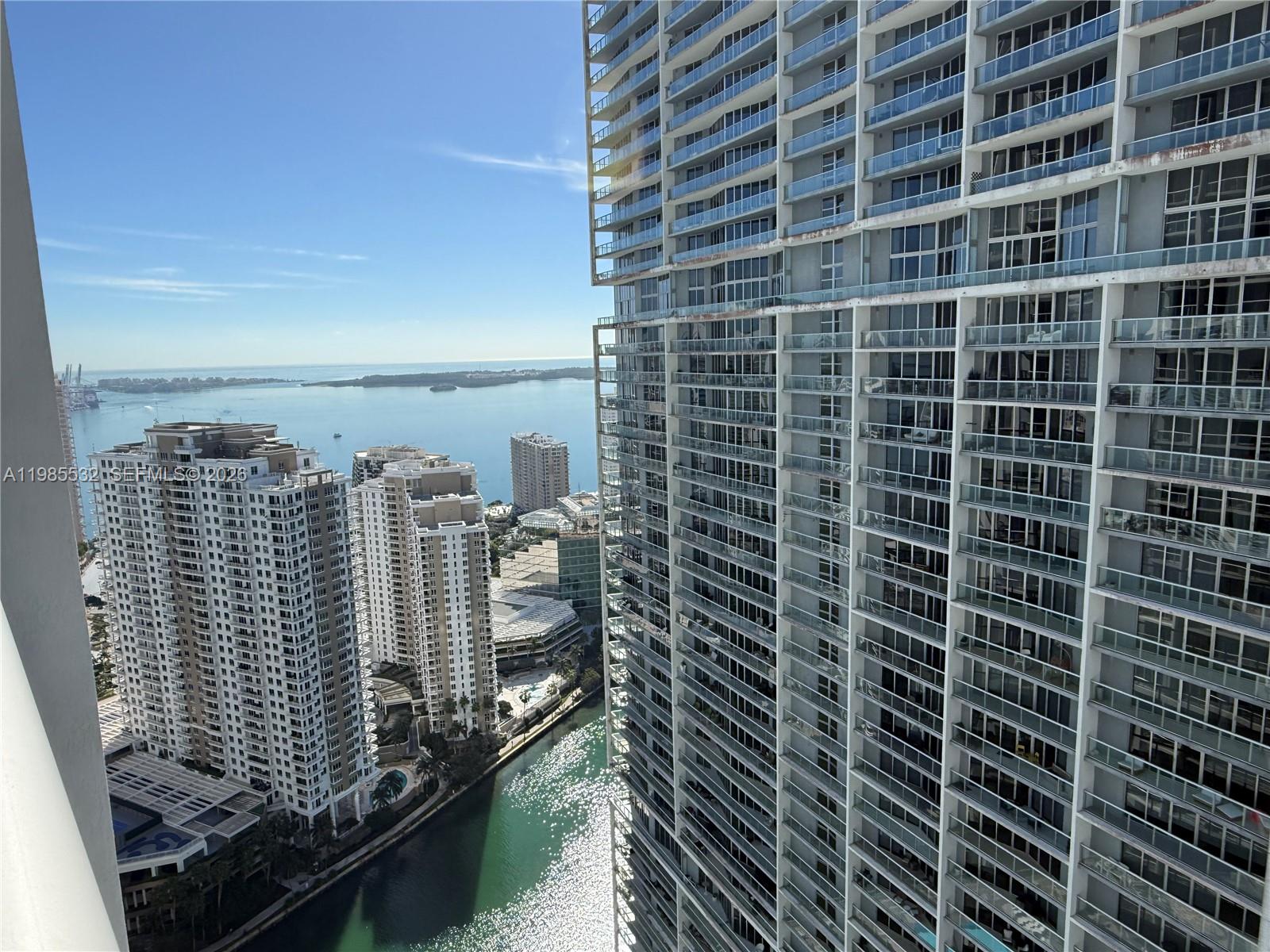 475 Brickell Ave #3913, Miami FL 33131