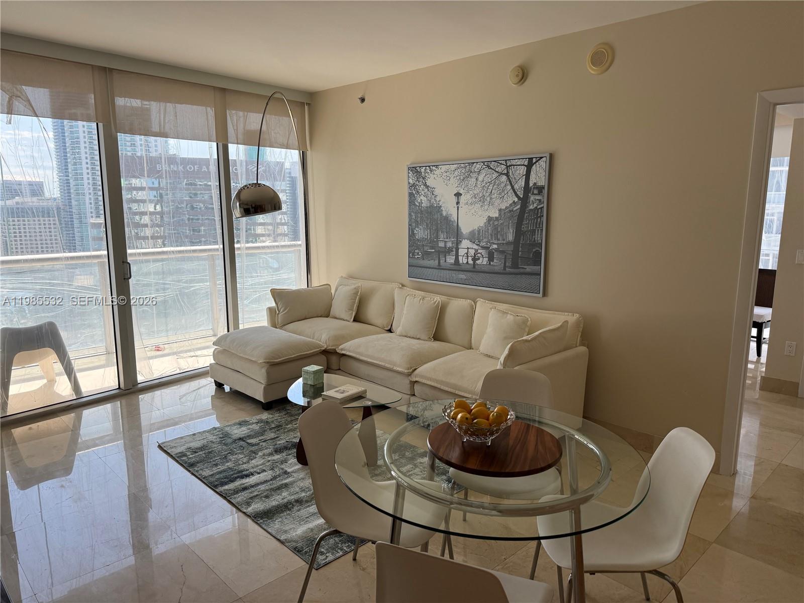 475 Brickell Ave #3913, Miami FL 33131