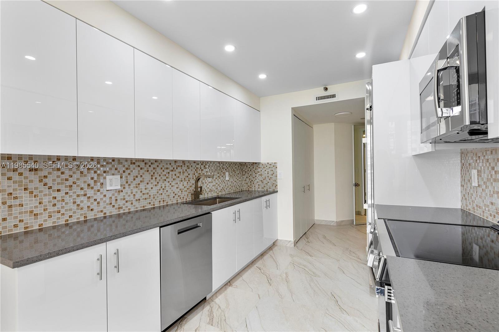 19500 Turnberry Way #15E, Aventura FL 33180