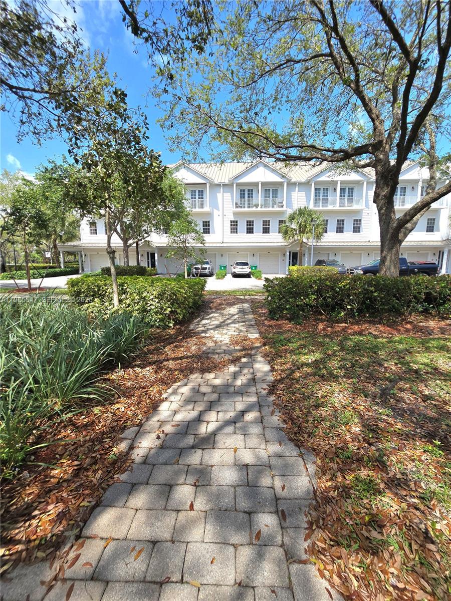 6841 N Lakeside Cir N #109-1, Davie FL 33314