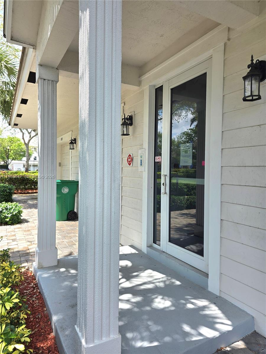 6841 N Lakeside Cir N #109-1, Davie FL 33314