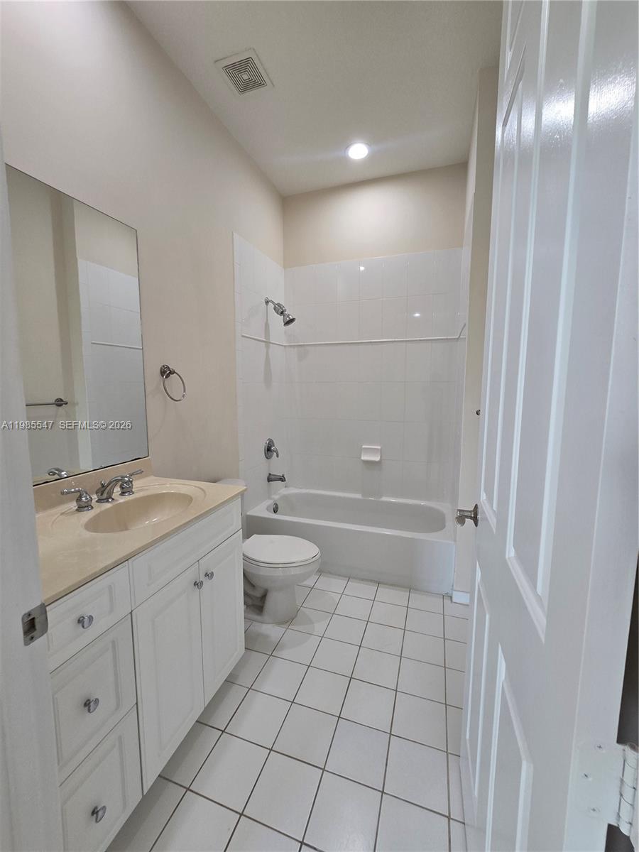 6841 N Lakeside Cir N #109-1, Davie FL 33314